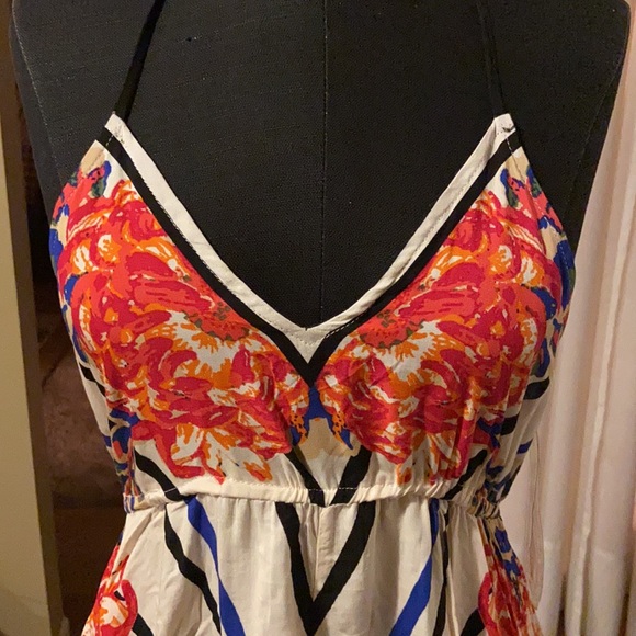 Dress - Picture 4 of 4